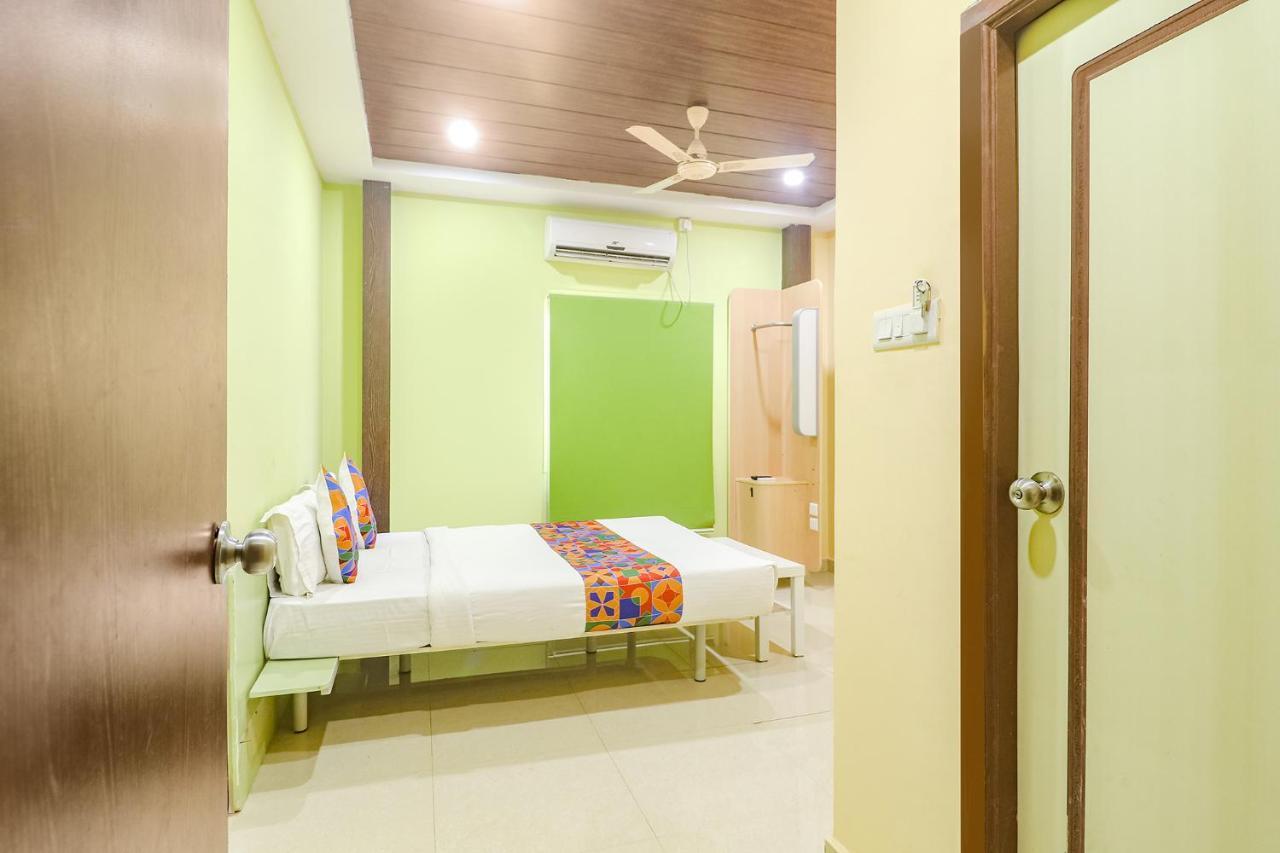 Fabexpress Airport Stay Inn - Nr Hyderabad International Airport, Shamshabad ภายนอก รูปภาพ