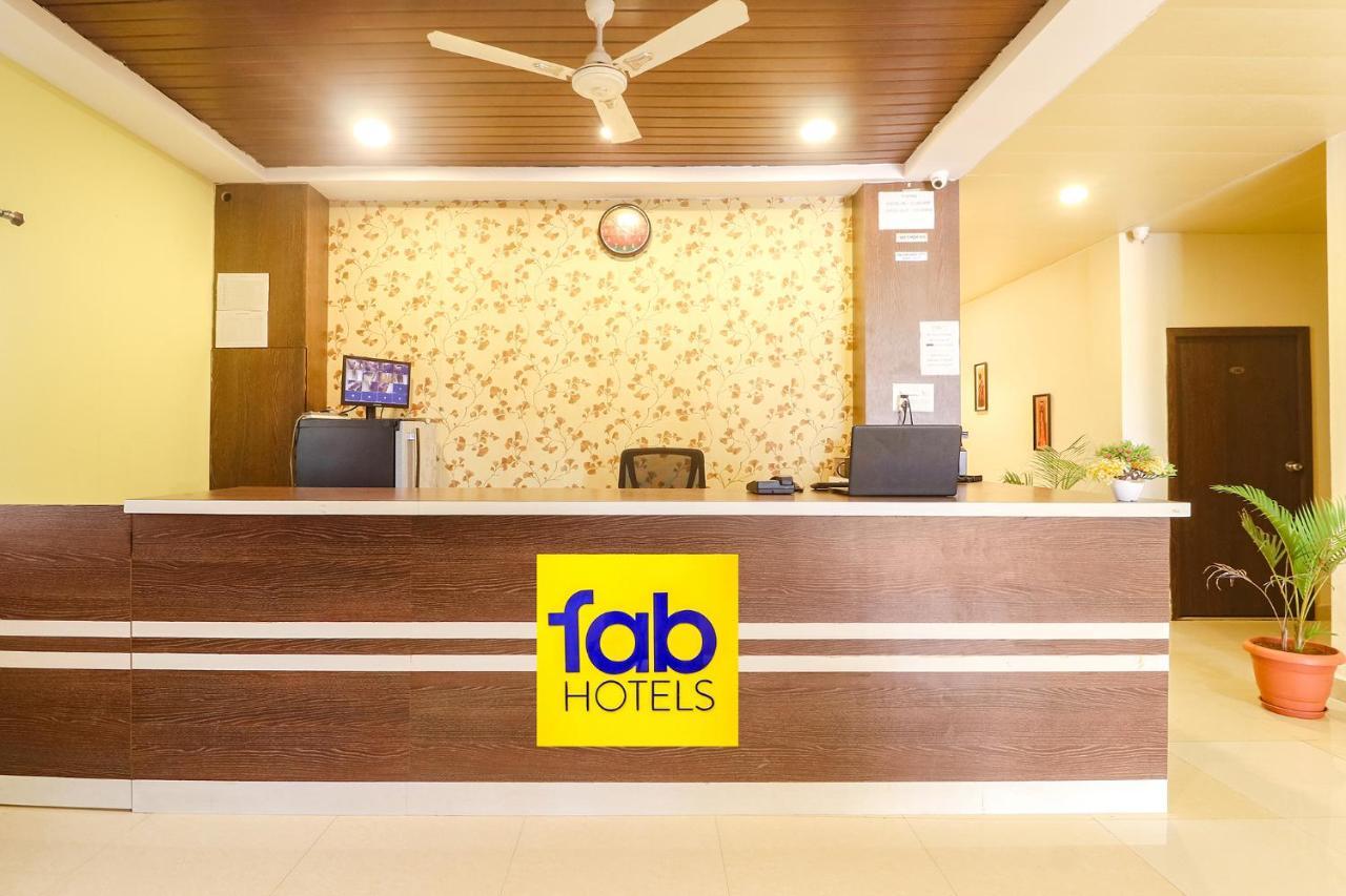 Fabexpress Airport Stay Inn - Nr Hyderabad International Airport, Shamshabad ภายนอก รูปภาพ