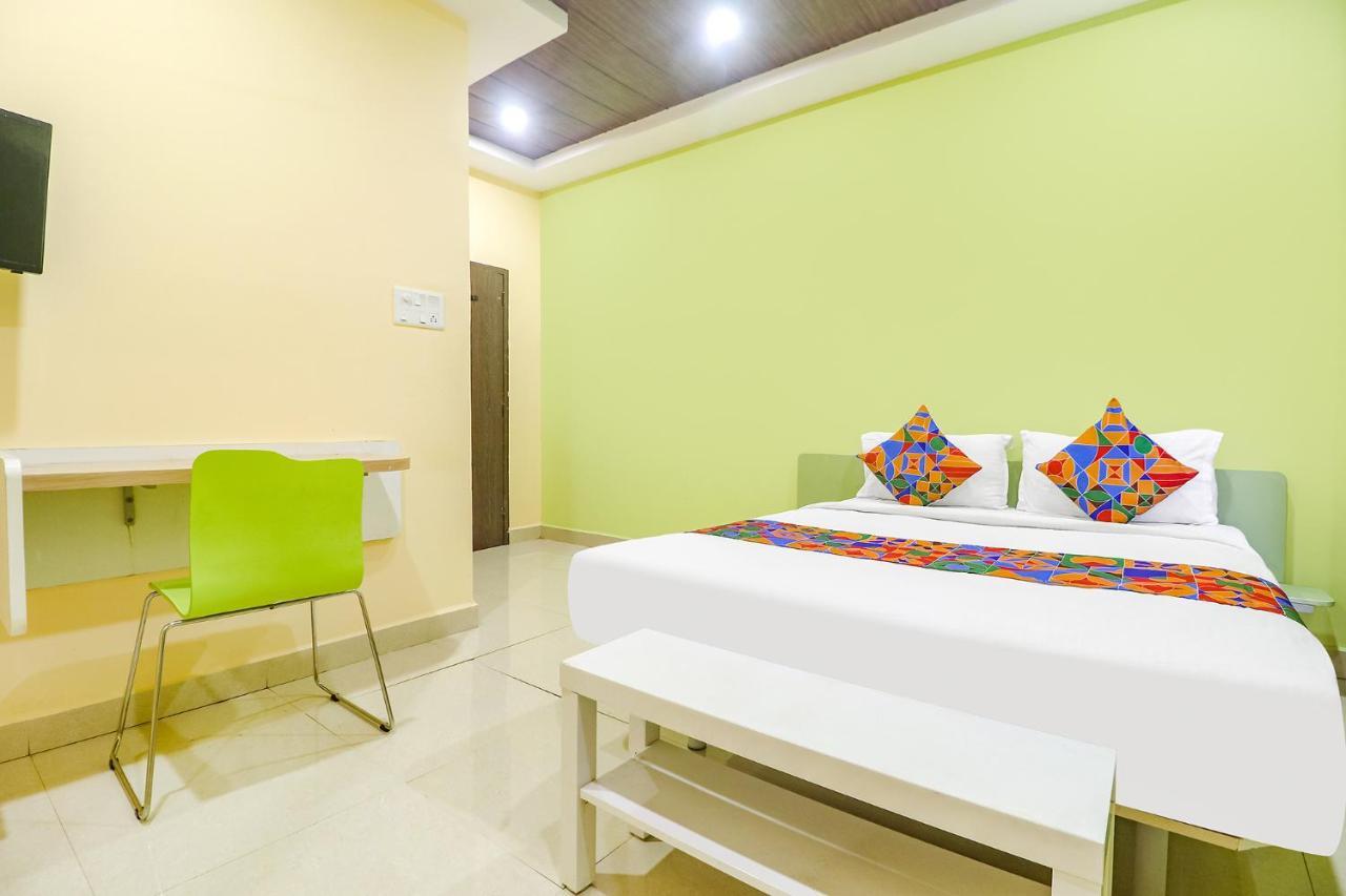 Fabexpress Airport Stay Inn - Nr Hyderabad International Airport, Shamshabad ภายนอก รูปภาพ