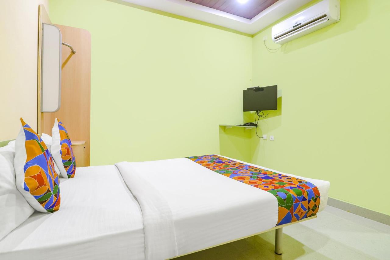 Fabexpress Airport Stay Inn - Nr Hyderabad International Airport, Shamshabad ภายนอก รูปภาพ