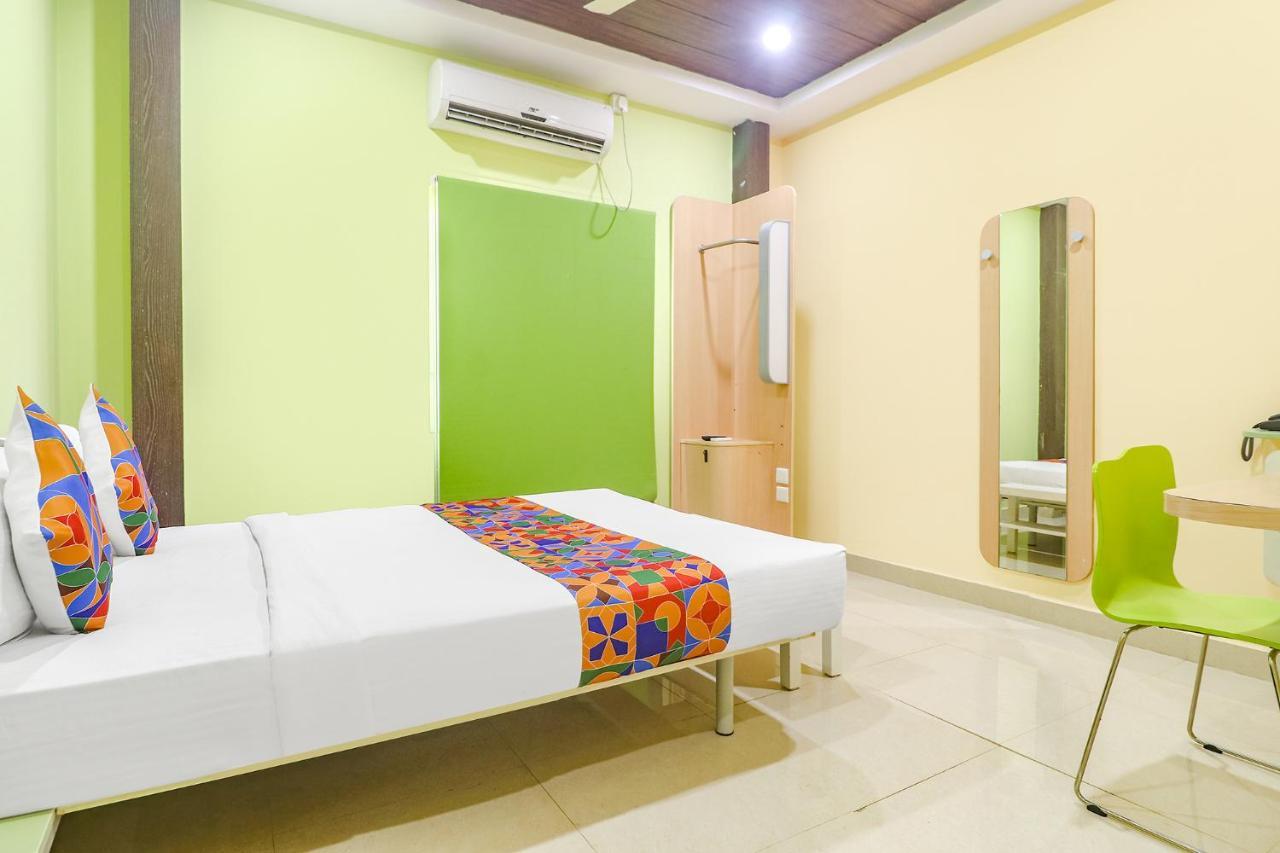 Fabexpress Airport Stay Inn - Nr Hyderabad International Airport, Shamshabad ภายนอก รูปภาพ