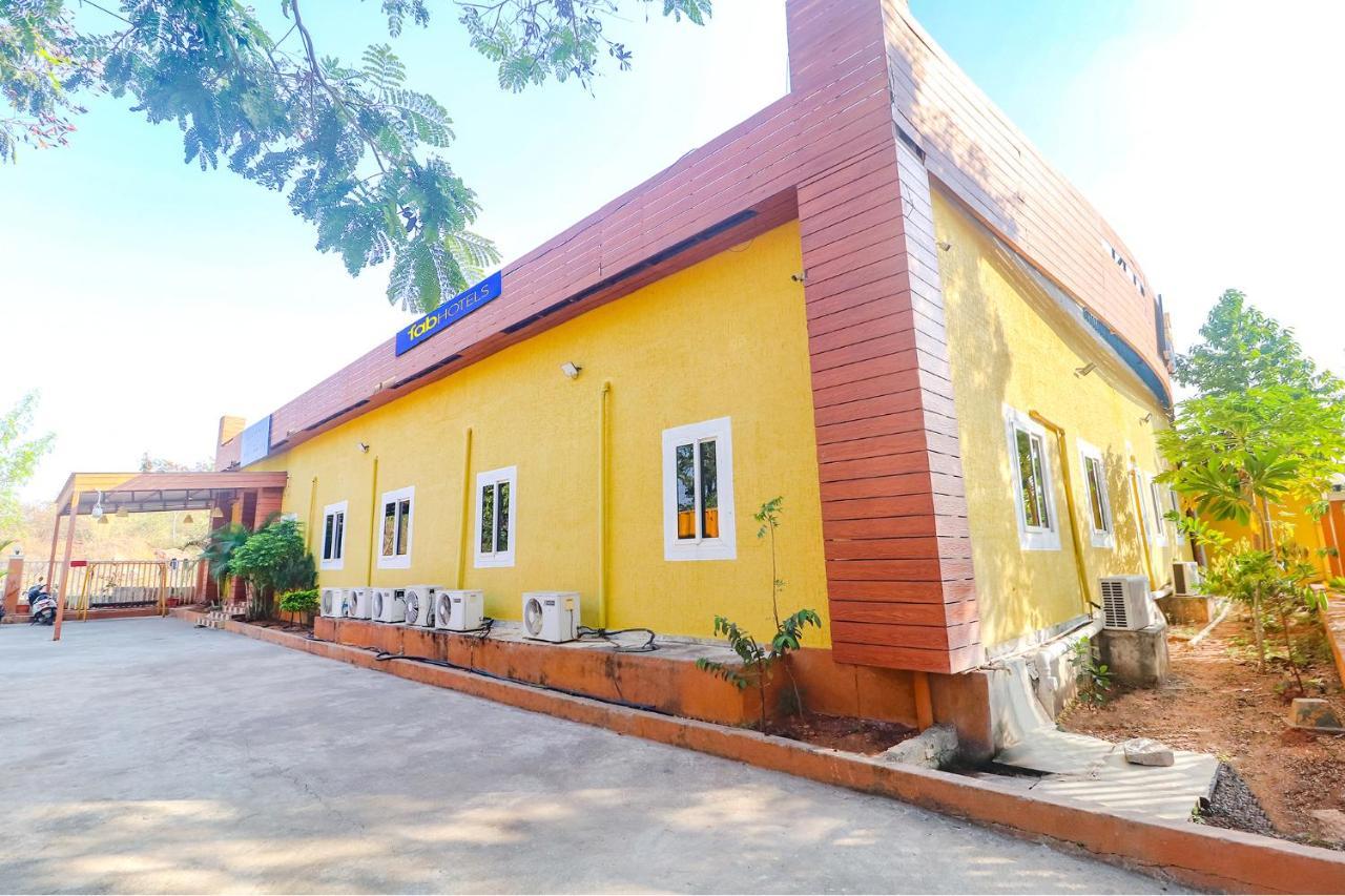 Fabexpress Airport Stay Inn - Nr Hyderabad International Airport, Shamshabad ภายนอก รูปภาพ